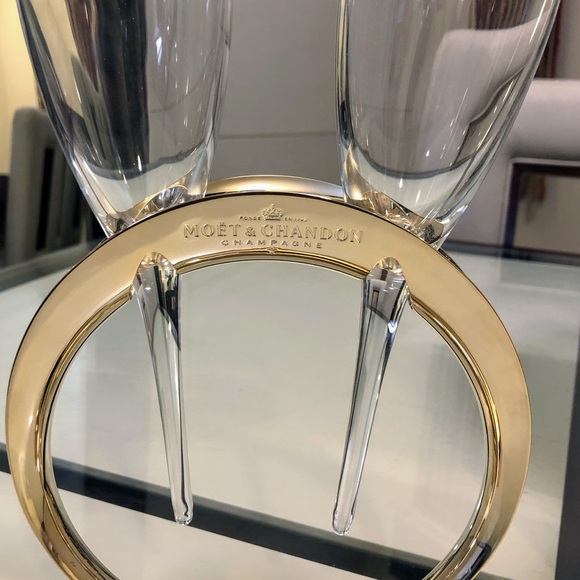 Moet &Chandon Pomponne holder /2 champagne flutes - Picture 3 of 6